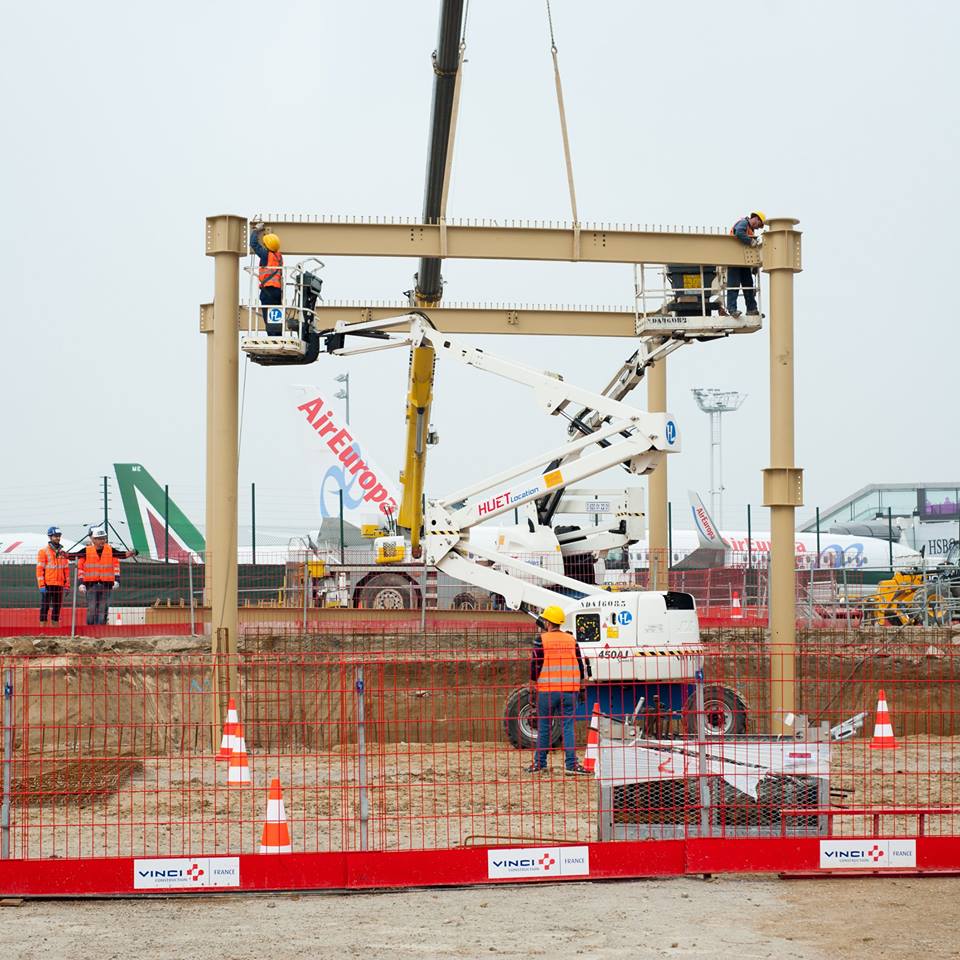 Des ouvriers de Vinci sur le chantier de l'aéroport de Paris-Orly en mai 2016