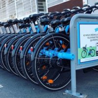 Les vélos électriques de Zoov stationnés sur un parking